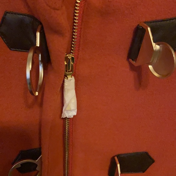 Gilli Cape - Picture 4 of 7